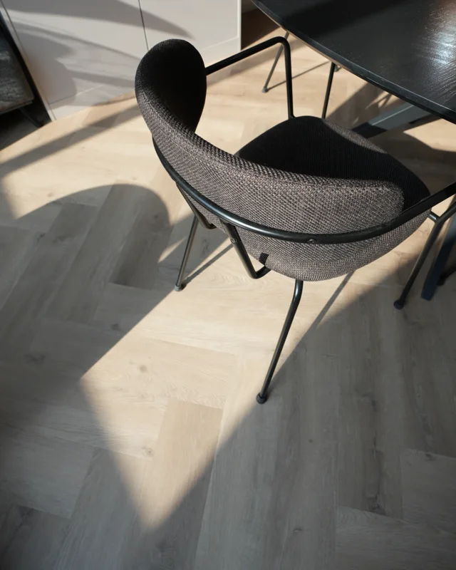 Tijdelijk Beschikbaar Luxury Floors Visgraat XL klik Vechele Eik