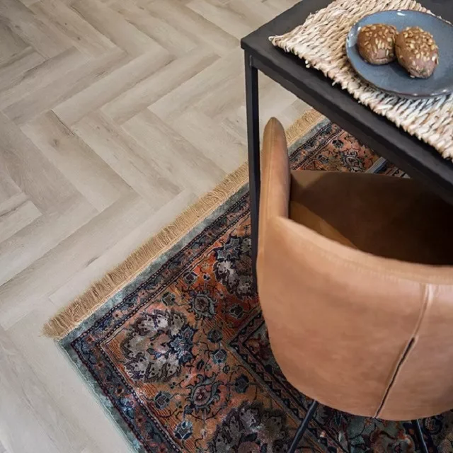 Viva Lijm PVC 6840V Visgraat Wood Touch 609,6x152,4x2,5mm 0,55 Alleen Vandaag