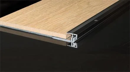 Speciale Aanbieding Abschlussprofil 8223, Alu-elox. schwarz, 100cm lang, mit breitem Basisprofi