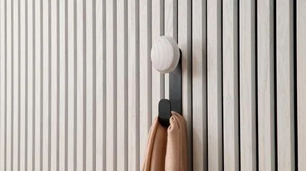Laatste Kans ter Hürne SilentDesign LivingWall Haken Eilin Größe S Metall schwarz / Holz weiß