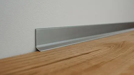 Smartleiste Alu-elox. Farbton Edelstahl 250cm lang, 13x40 mm Hoge Kwaliteit
