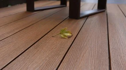WPC Terrassendiele Teak 25x140mm 4,00m, Hohlkammerdiele mit 360° Rundumschutz Koop Vandaag